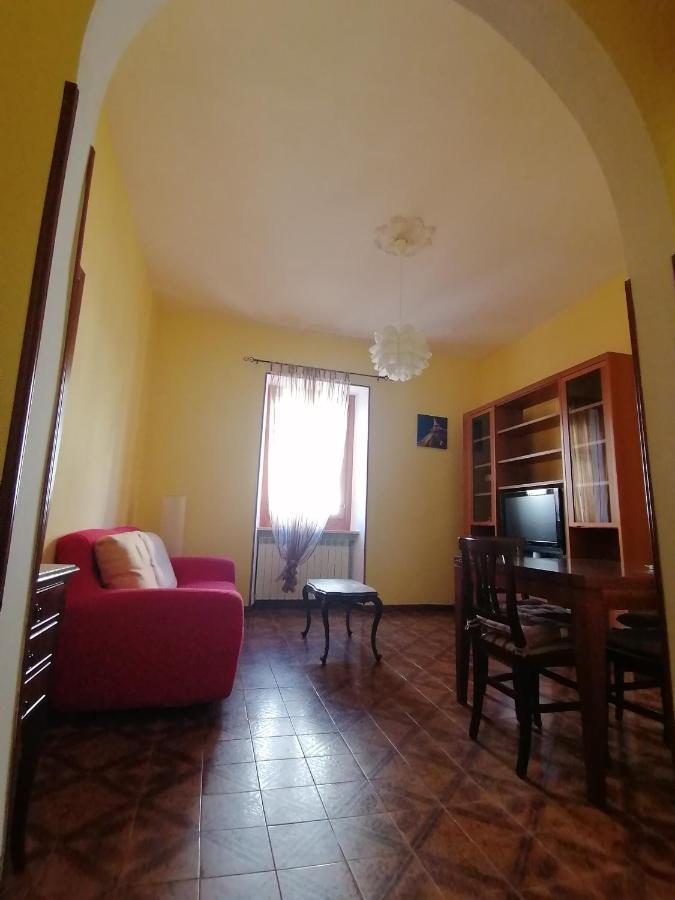 Due finestre sul cortile Hotel Novi Ligure Exterior foto