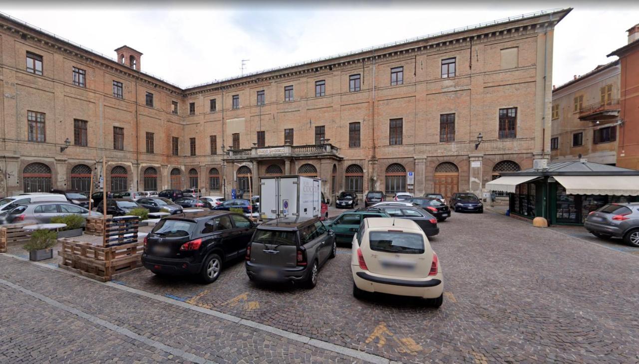 Due finestre sul cortile Hotel Novi Ligure Exterior foto