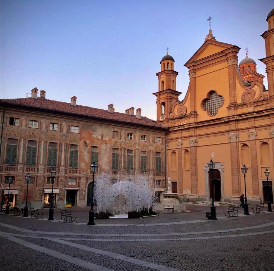 Due finestre sul cortile Hotel Novi Ligure Exterior foto